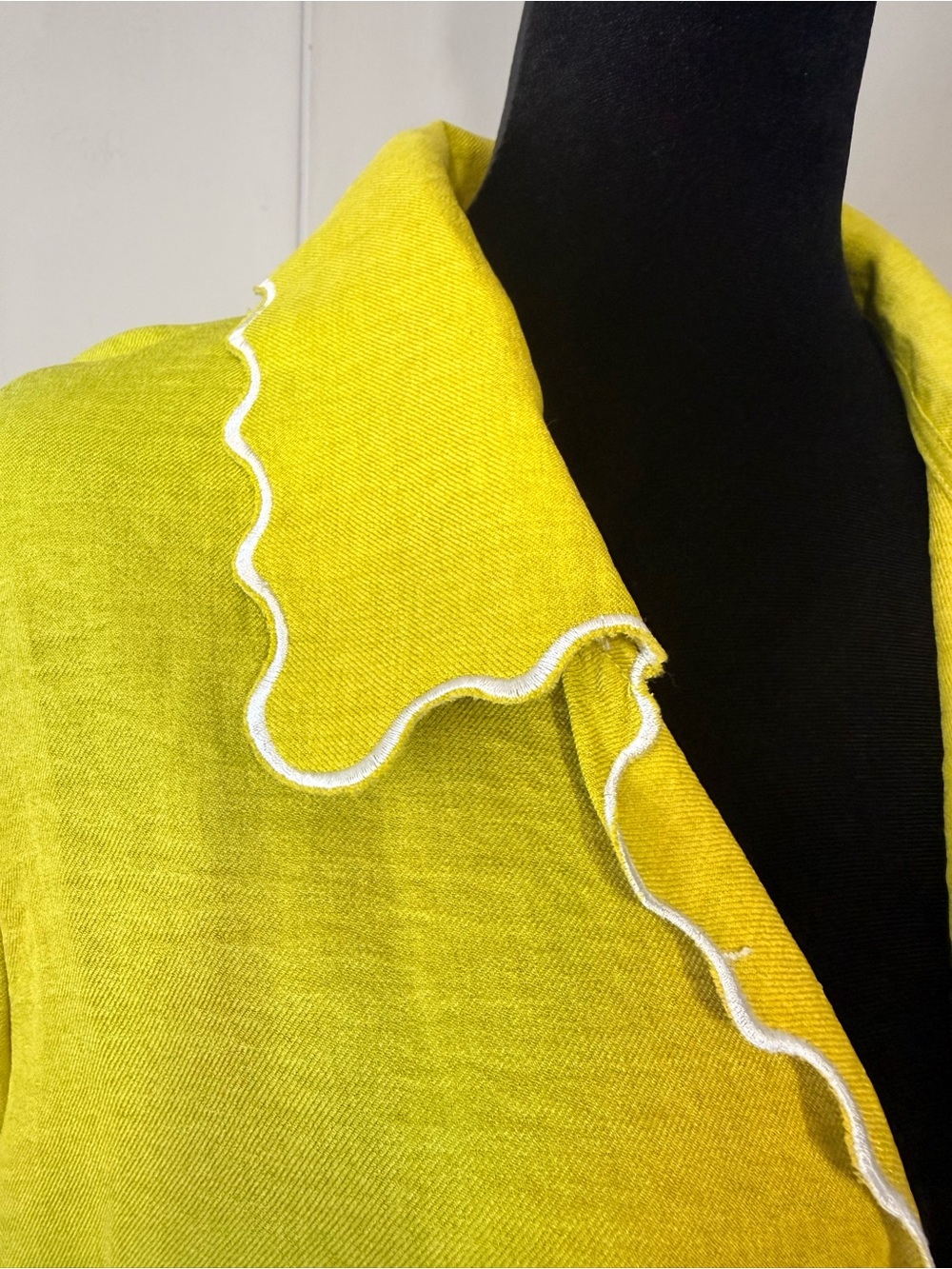 Cropped Button-Front Shirt in Lime Green - Picture 4 of 6